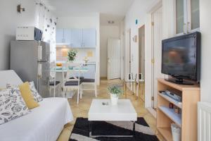 TV a/nebo společenská místnost v ubytování Apartments Ivandić