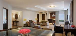 Posezení v ubytování Grand Mercure Vadodara Surya Palace