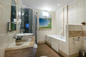 A bathroom at Hansalinn
