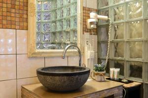 A bathroom at Hansalinn