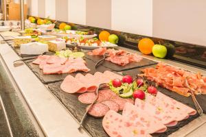 Comida no hotel ou em algum lugar perto
