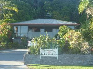 Afbeelding uit fotogalerij van Pohutukawa Coast BnB in Te Puru