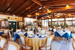 Hotel La Tramontana 레스토랑 또는 맛집