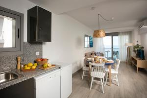 A cozinha ou cozinha compacta de Pierre & Vacances Blanes Playa