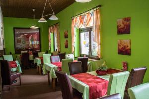 Restoran või mõni muu söögikoht majutusasutuses Hotel Centrum Harrachov