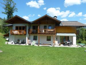 Ogród w obiekcie Haus Dachstein