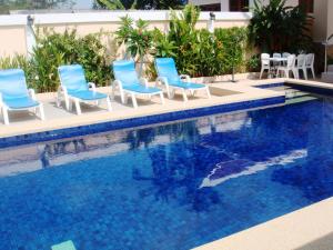 Bazén v ubytování Majestic Villas Phuket nebo v jeho okolí