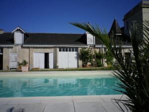 Piscina a Chambre D' Hôtes La Lucasserie o a prop