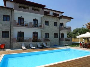 Bazén v ubytování Apartment & Studios Haido nebo v jeho okolí
