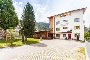 Nespecifikovaný výhled na hory nebo výhled na hory při pohledu z aparthotelu