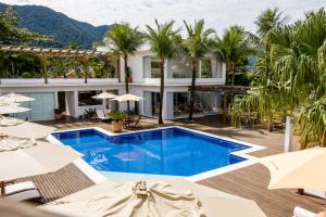 A piscina localizada em Hotel Maui Maresias ou nos arredores
