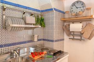 Küche/Küchenzeile in der Unterkunft Fortezza - Hvar Old Town Apartment