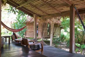 Ein Garten an der Unterkunft Castaway Resort Koh Lipe