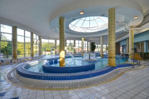 Bazén v ubytování Hotel Thermalpark nebo v jeho okolí