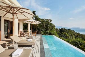 สระว่ายน้ำที่อยู่ใกล้ ๆ หรือใน Trisara Villas & Residences Phuket