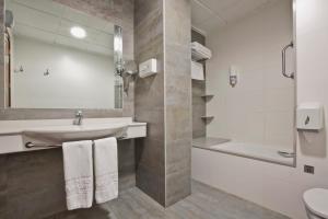 Koupelna v ubytování Hotel Fuente El Cura