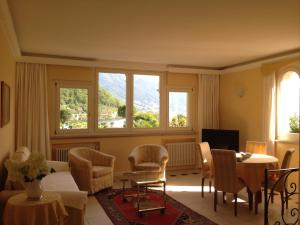 TV a/nebo společenská místnost v ubytování Hotel Villa Delle Palme