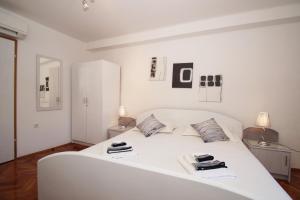 Guest House Holiday客房内的一张或多张床位