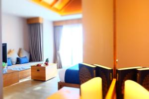Ein Sitzbereich in der Unterkunft Koh Ma Beach Resort - SHA Extra Plus