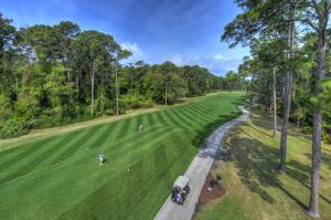 Fasilitas golf di resor