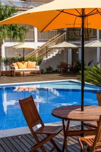 A piscina localizada em Hotel Maui Maresias ou nos arredores