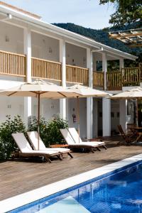 A piscina localizada em Hotel Maui Maresias ou nos arredores