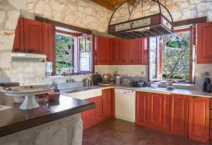 A kitchen or kitchenette at Aresti Mountain Resort
