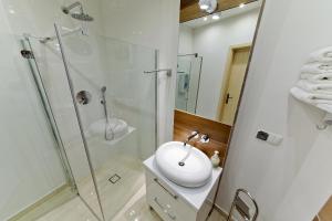 Ванная комната в Gliniana Wioska +15 фотографий