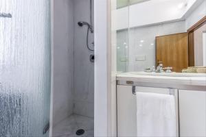 A bathroom at Palazzo Borghese Lovely Flat