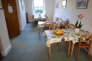 A restaurant or other place to eat at Bryn Llewelyn 