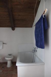 Een badkamer bij Locanda San Fantino