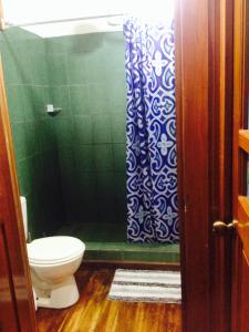 Ένα μπάνιο στο Lemon House Monteverde