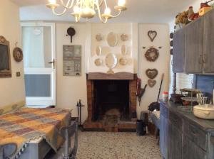 A kitchen or kitchenette at Aia dei Limoni