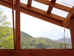 Ein allgemeiner Bergblick oder ein Berglick von der Pension aus