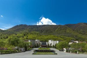 Nespecifikovaný výhled na hory nebo výhled na hory při pohledu z hotelu