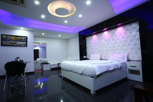 Gallery image of Hotel RR International in Bangalore