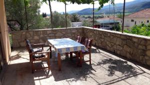 Afbeelding uit fotogalerij van Apartments Dragan in Stari Grad +21 foto's