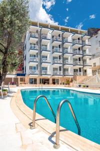 Bazén v ubytování Kaş Artemis Hotel nebo v jeho okolí