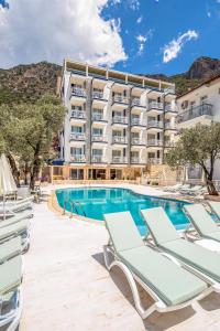 Bazén v ubytování Kaş Artemis Hotel nebo v jeho okolí