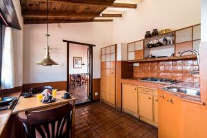 Kuchyň nebo kuchyňský kout v ubytování Milla Guesthouse Bhaktapur + 26 fotografií