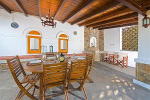 Fotografie z fotogalerie ubytování Beachfront Villa Rhodes SeaShell v destinaci Gennadi