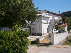 Vonkajšia záhrada v ubytovaní Gvačić House