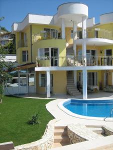 Πισίνα στο ή κοντά στο Eli Guest House