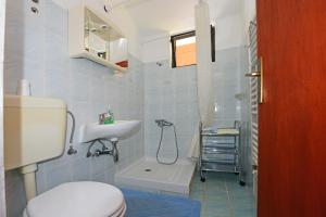 Koupelna v ubytování Apartments Tena