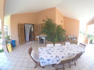 A seating area at Villa nevada -20 min da Roma