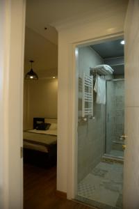 Koupelna v ubytování Guest House Gantiadi + 16 fotografií