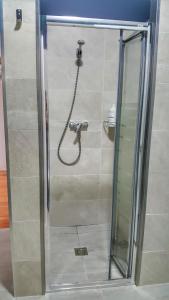 A bathroom at Cruces de Iria