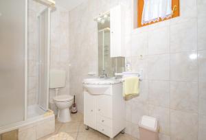 Koupelna v ubytování Apartments Cvita Sučić