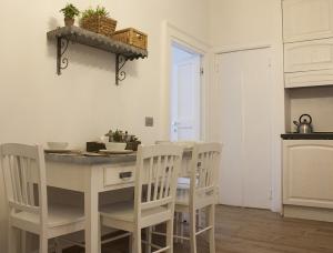 Kuchnia lub aneks kuchenny w obiekcie Splendid House In Trastevere