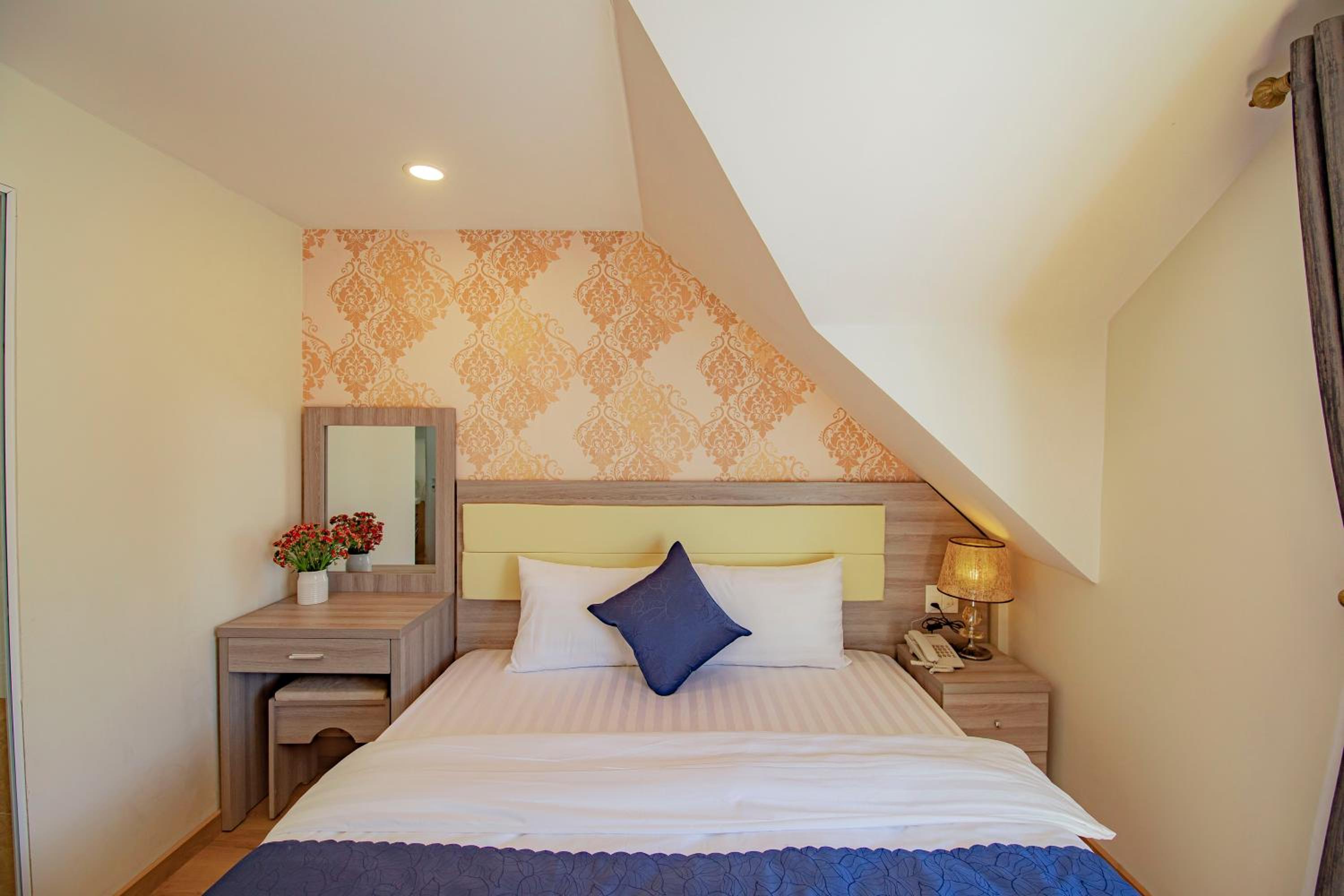 Khanh Uyen 1 Hotel
